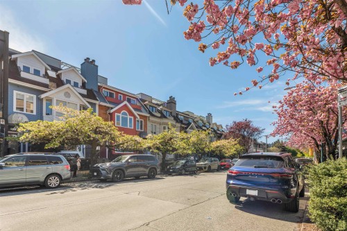 1858 1St Avenue W, Vancouver, BC 