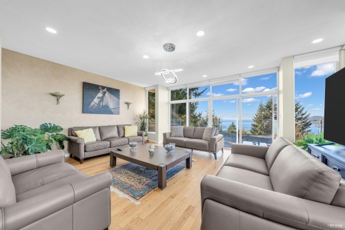 4673 Woodburn Road, West Vancouver, BC 