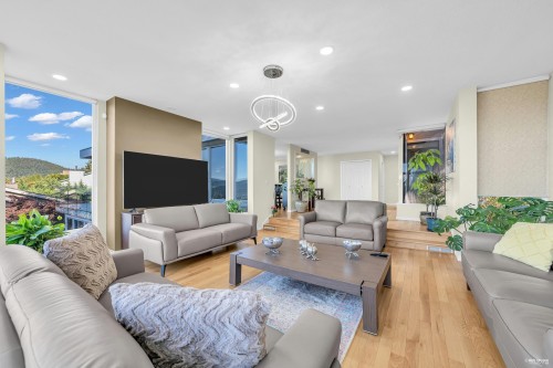 4673 Woodburn Road, West Vancouver, BC 