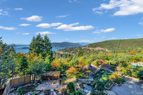 4673 Woodburn Road, West Vancouver, BC 