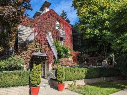 2-328 E 2nd Street  North Vancouver, BC V7L 1C7