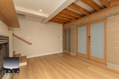 2-328 E 2Nd Street, North Vancouver, BC 