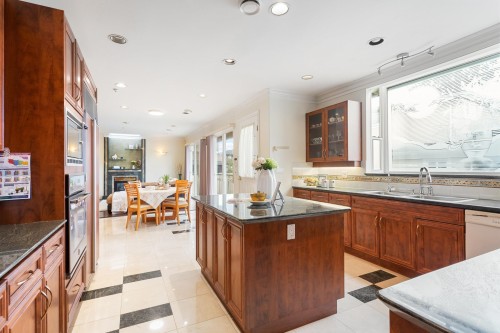 1088 42Nd Avenue W, Vancouver, BC 