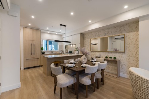 102-342 Mountain Highway, North Vancouver, BC 