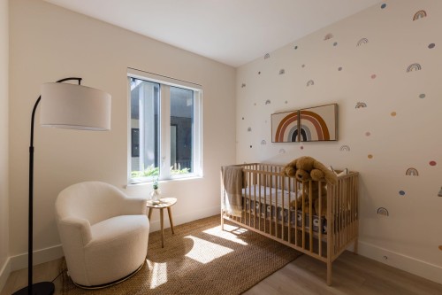 102-342 Mountain Highway, North Vancouver, BC 