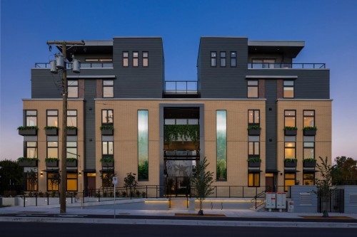 102-342 Mountain Highway, North Vancouver, BC 