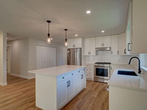 1104 Celia Crescent, Gibsons, BC 
