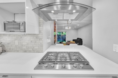 2433 6Th Avenue W, Vancouver, BC 