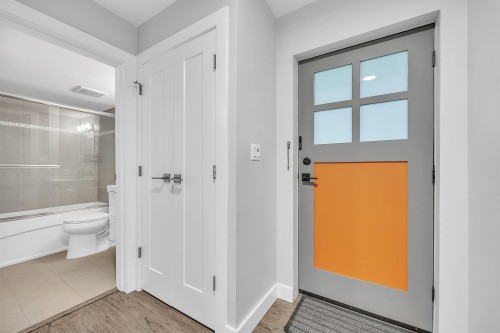 2433 6Th Avenue W, Vancouver, BC 