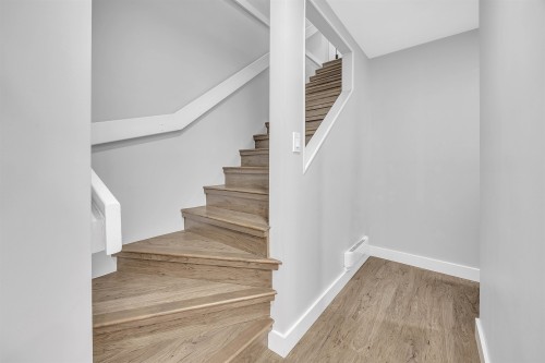 2433 6Th Avenue W, Vancouver, BC 