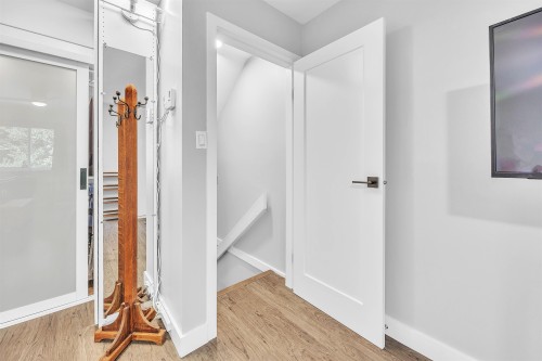 2433 6Th Avenue W, Vancouver, BC 