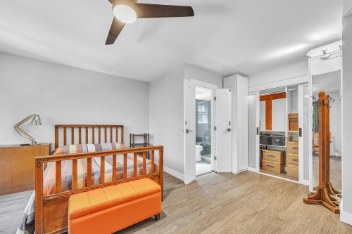 2433 6Th Avenue W, Vancouver, BC 