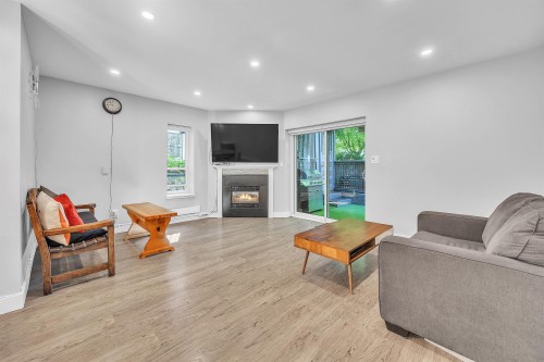 2433 6Th Avenue W, Vancouver, BC 