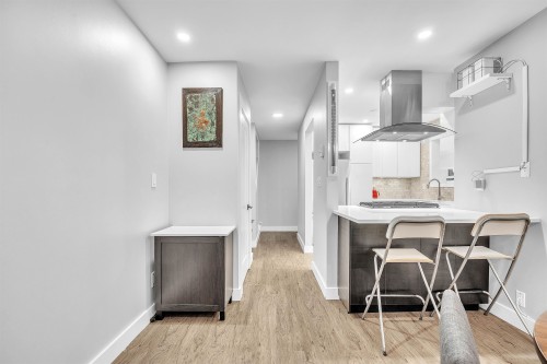 2433 6Th Avenue W, Vancouver, BC 