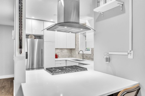 2433 6Th Avenue W, Vancouver, BC 