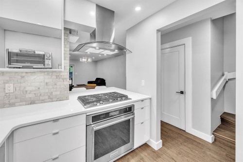 2433 6Th Avenue W, Vancouver, BC 