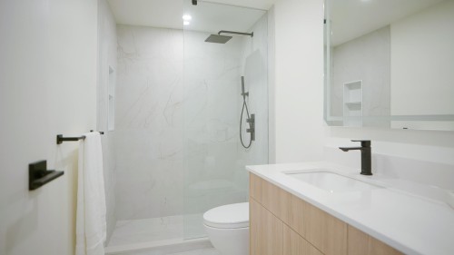 1340 7Th Avenue W, Vancouver, BC 