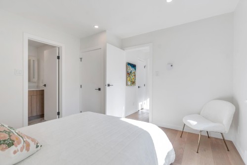 1340 7Th Avenue W, Vancouver, BC 