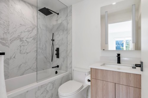 1340 7Th Avenue W, Vancouver, BC 