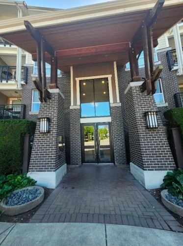 301-5788 Sidley Street, Burnaby, BC 