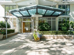 403-1425 6th Avenue W Vancouver, BC V6H 4G5