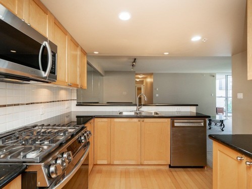 403-1425 6Th Avenue W, Vancouver, BC 