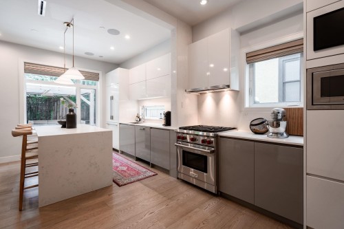 3337 40Th Avenue W, Vancouver, BC 