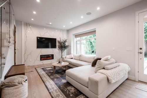 3337 40Th Avenue W, Vancouver, BC 