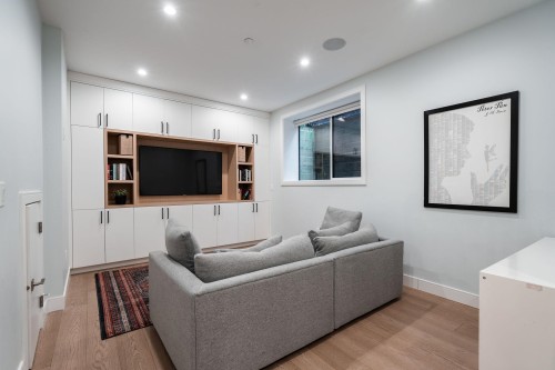 3337 40Th Avenue W, Vancouver, BC 