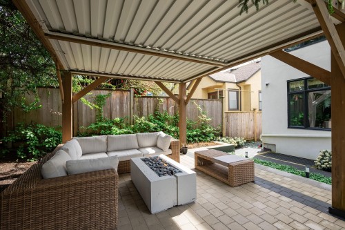 3337 40Th Avenue W, Vancouver, BC 