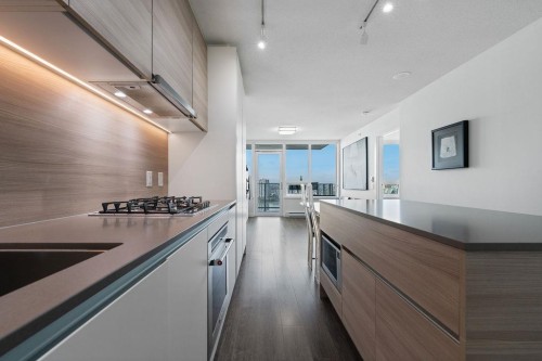 1901-988 Quayside Drive, New Westminster, BC 