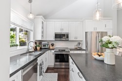 472 Riverview Crescent  Coquitlam, BC V3C 4X9