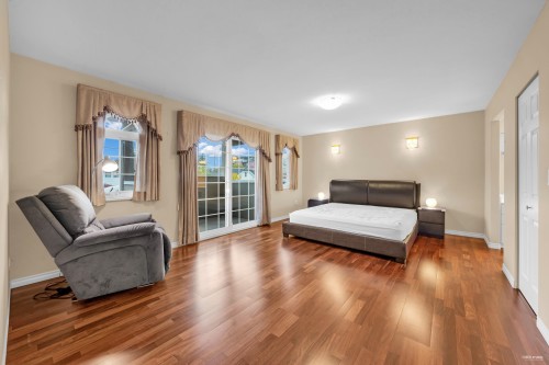 7866 14Th Avenue, Burnaby, BC 