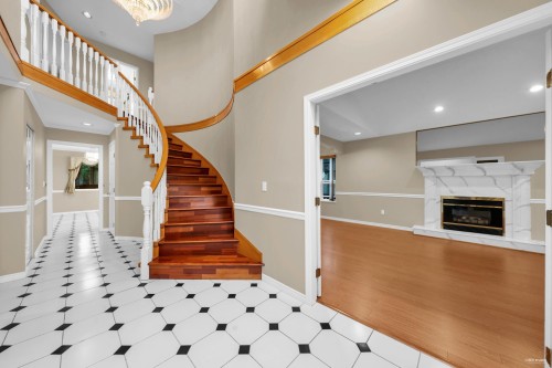 7866 14Th Avenue, Burnaby, BC 