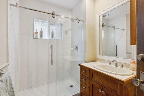 2923 32Nd Avenue W, Vancouver, BC 