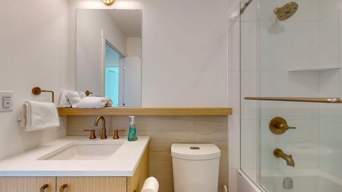 102-263 Gower Point Road, Gibsons, BC 