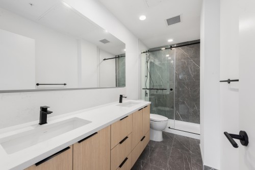 361-422 3Rd Street E, North Vancouver, BC 