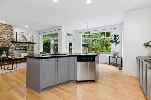 1855 Parkway Boulevard, Coquitlam, BC 