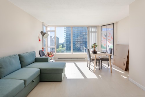 1202-4689 Hazel Street, Burnaby, BC 