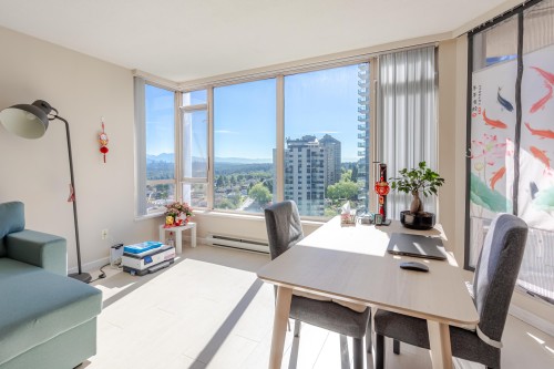 1202-4689 Hazel Street, Burnaby, BC 