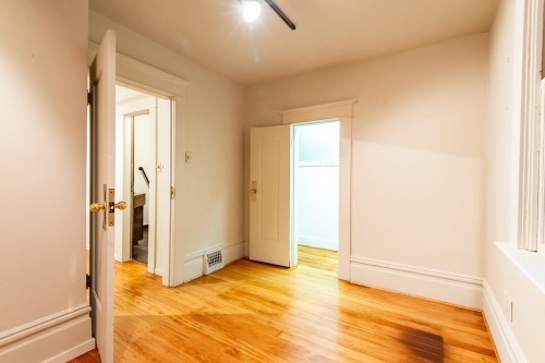 2243 5Th Avenue W, Vancouver, BC 