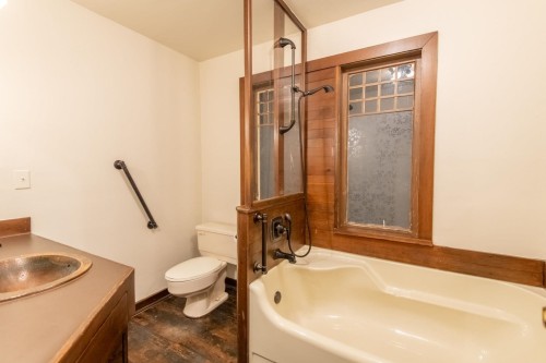 2243 5Th Avenue W, Vancouver, BC 