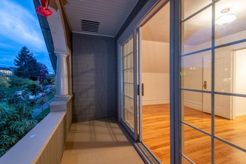 2243 5Th Avenue W, Vancouver, BC 