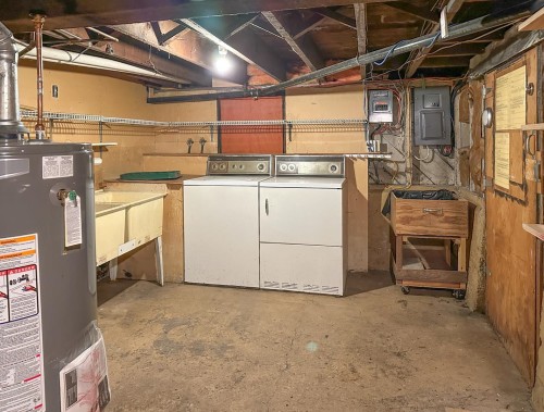 2243 5Th Avenue W, Vancouver, BC 