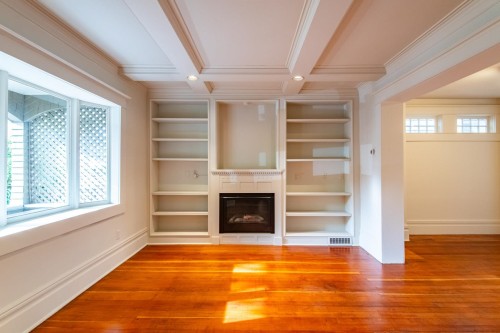 2243 5Th Avenue W, Vancouver, BC 