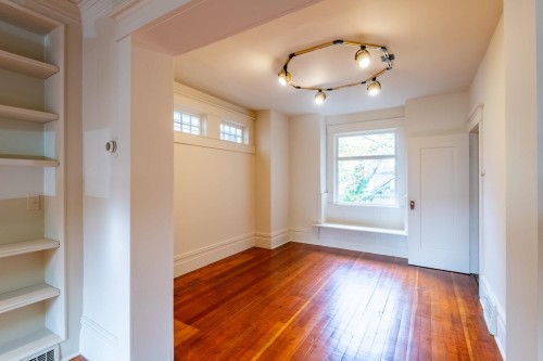 2243 5Th Avenue W, Vancouver, BC 