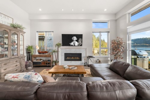 3887 Cates Landing Way, North Vancouver, BC 