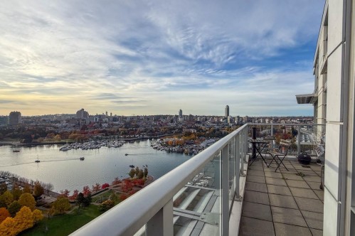 2703-638 Beach Crescent, Vancouver, BC 