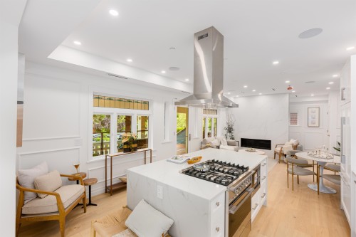 2014 15Th Avenue W, Vancouver, BC 