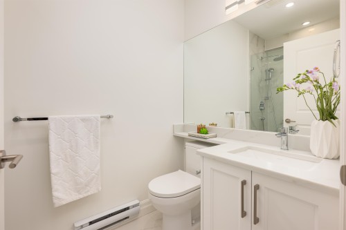 2016 15Th Avenue W, Vancouver, BC 